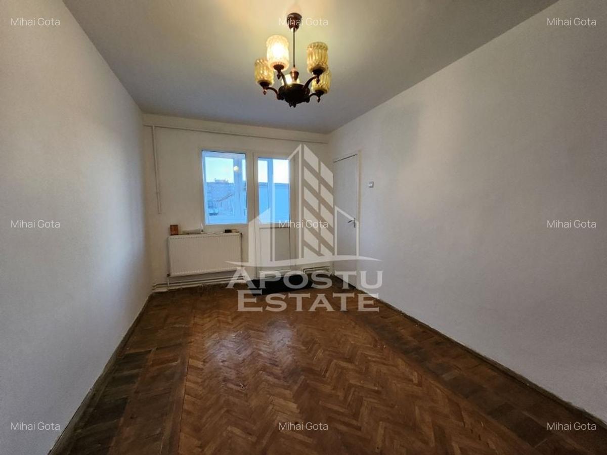 Apartament cu 3 camere, centrala proprie, zona Dacia - 3