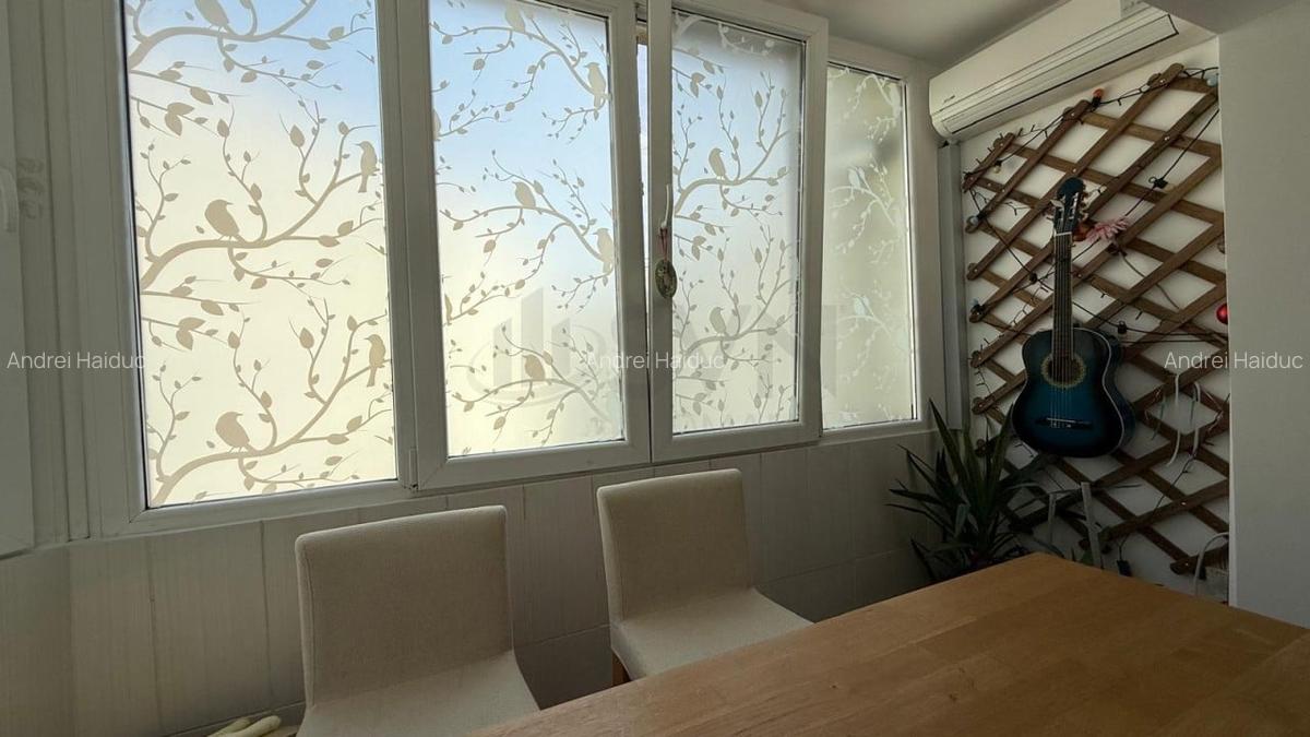 Apartament cu 4 camere semidecomandat în 1 Mai - 9