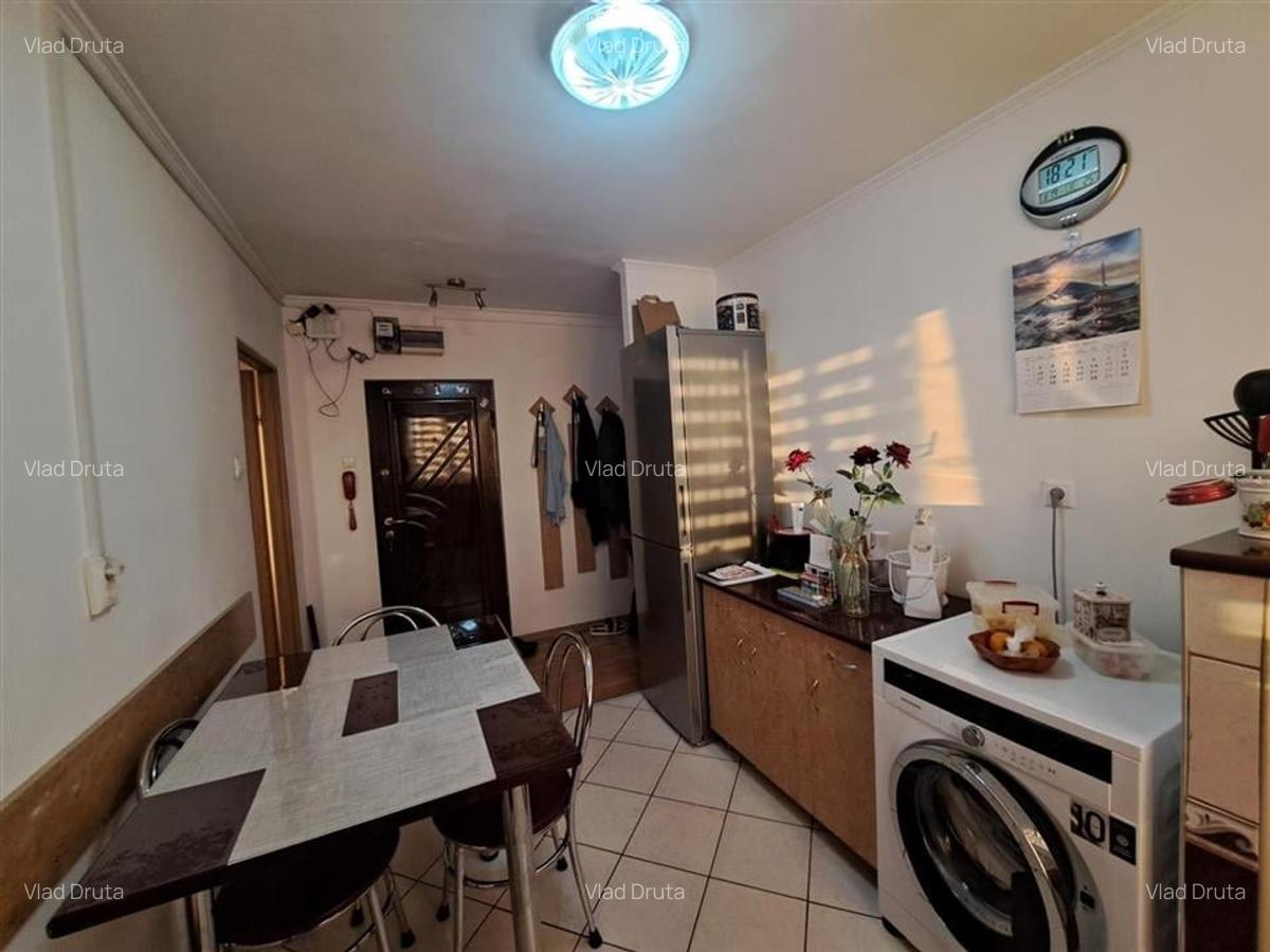 Apartament cu 3 camere decomandat în Rogerius - 11