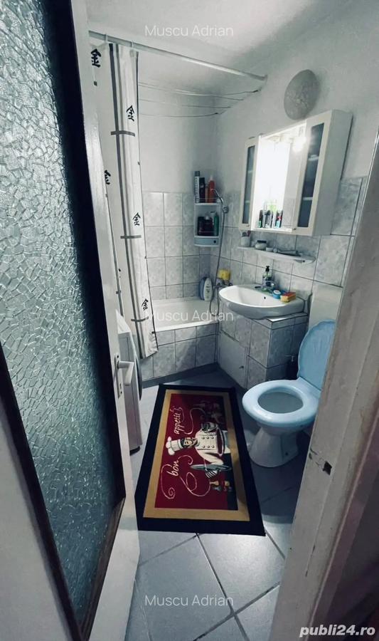 De vanzare apartament decomandat cu 3 camere - 4