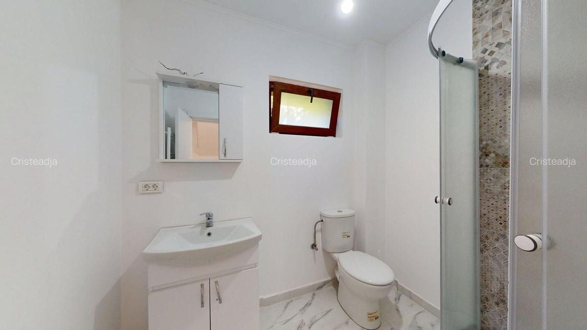 Duplex întreg cu Panouri Solare! Cu 2 intrari! - 6