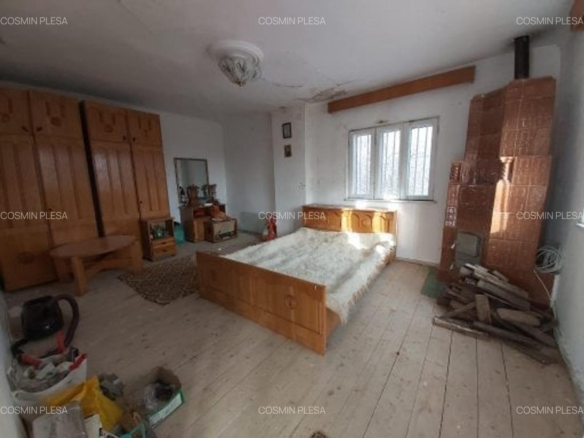 Casa batraneasca + beci, BEREVOIESTI -UNGURENI, teren 6.200mp - 5
