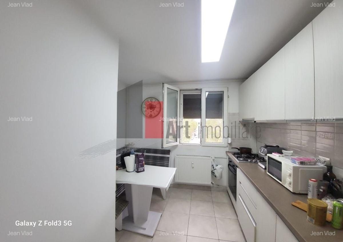 Apartament 3 camere decomandat Trapezului - 9