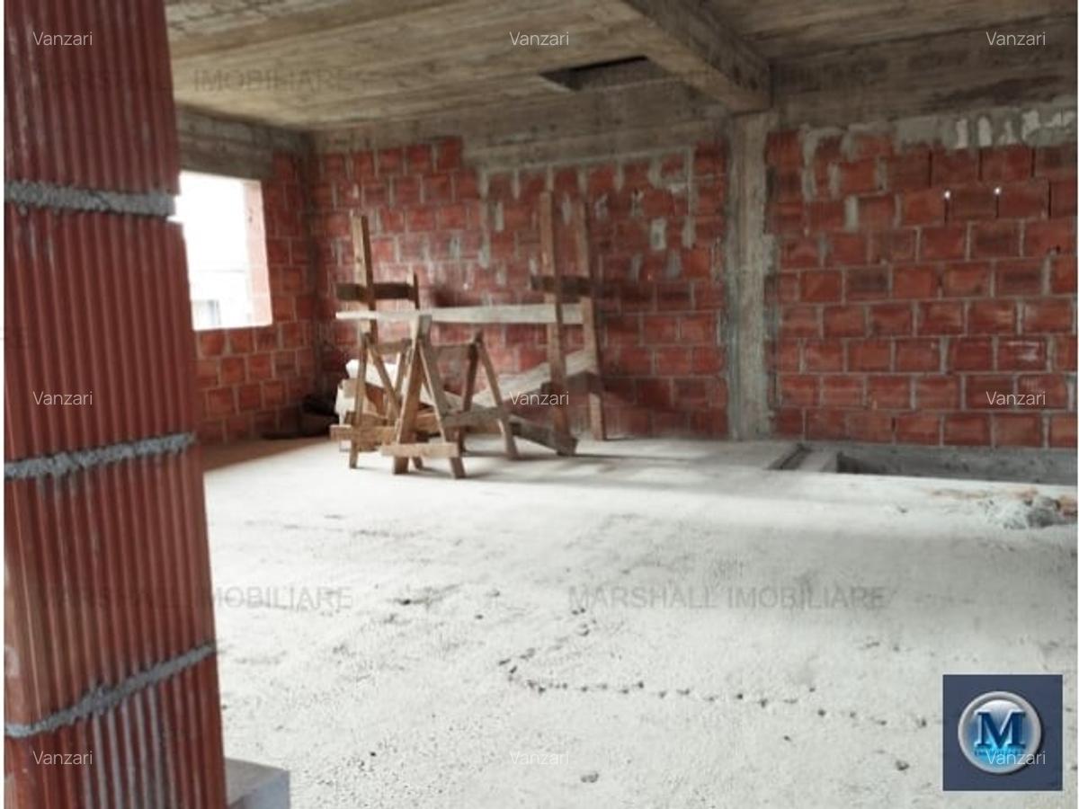 Casă cu 6 camere în Strejnicu - 4