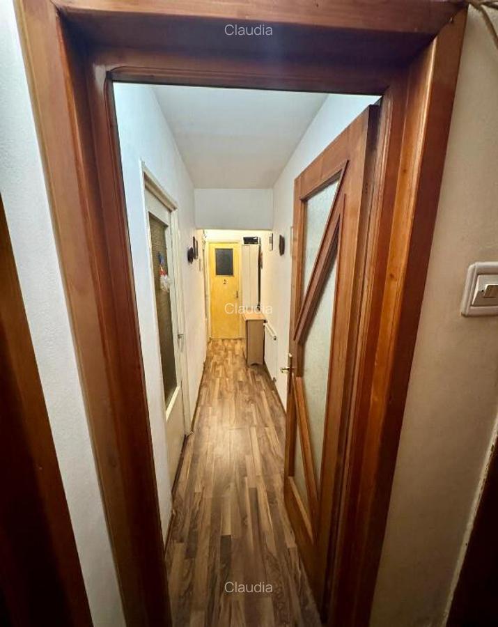 Apartament de 3 camere zona TRACTORUL - 3