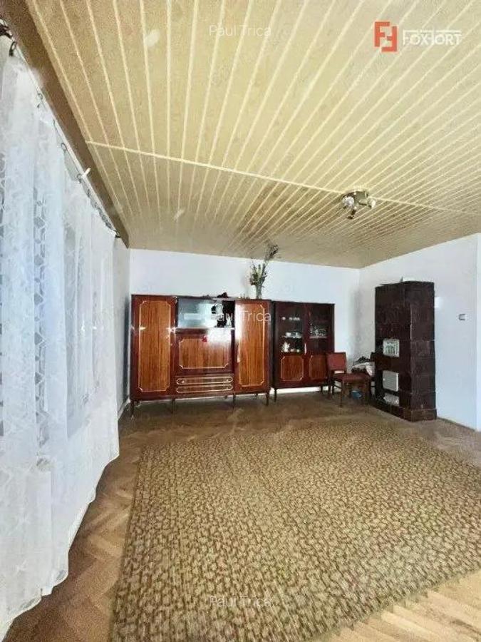 Casa individuala cu 3 camere si teren de 952 mp, zona Crisan - 18