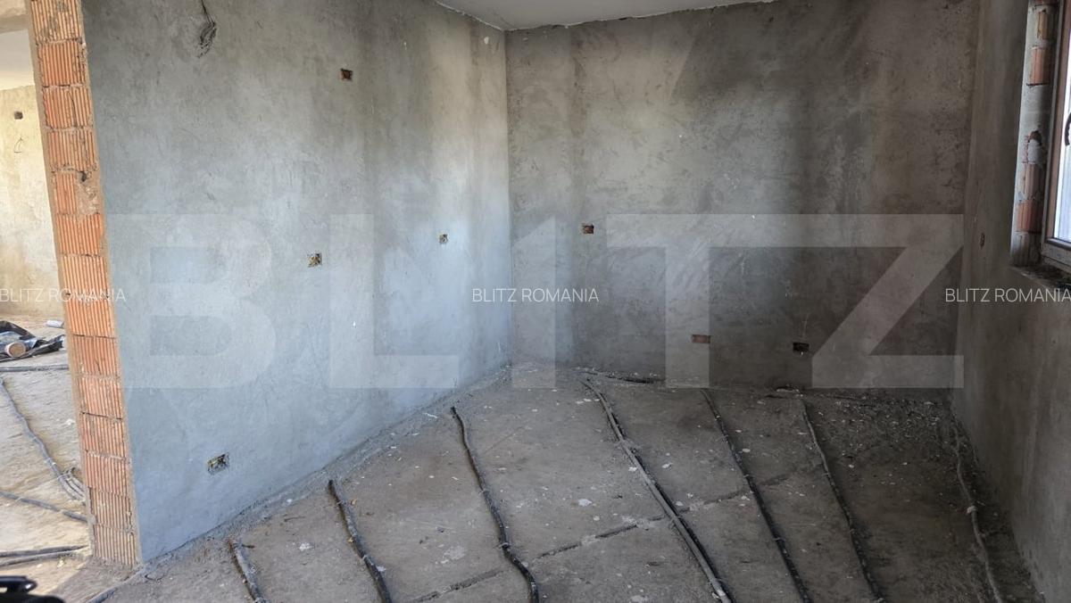 Casa cu 4 camere, 223 mp, 1330 mp teren - 2