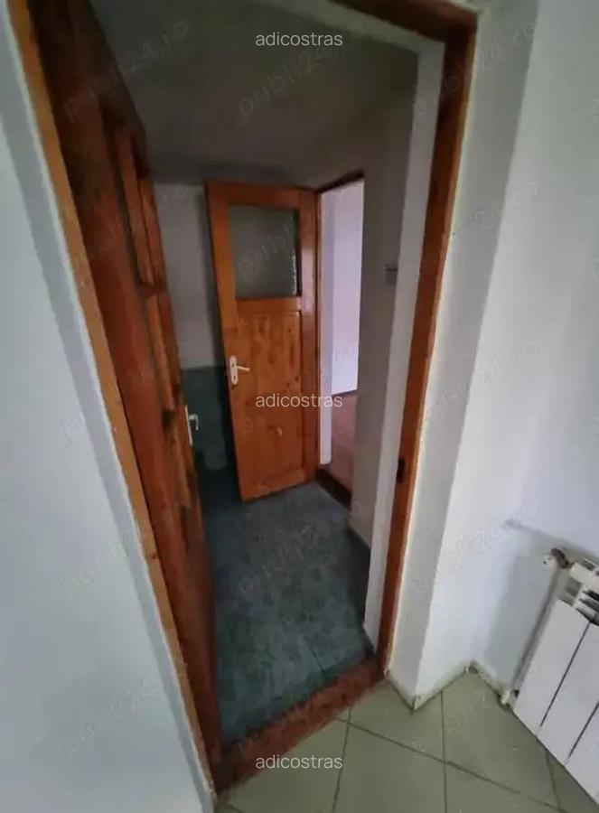 A 39 Proprietarul vinde in Buhu?i ,casa 3 camere la strada , - 9