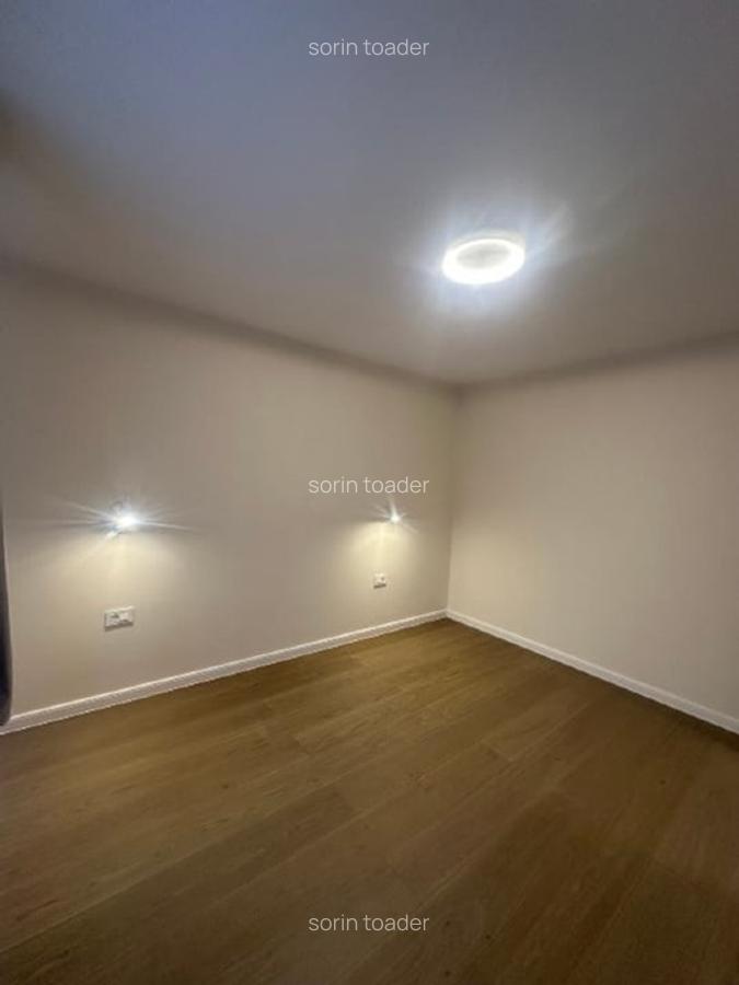 Vand apartament proaspat renovat , finisaje lux - 6