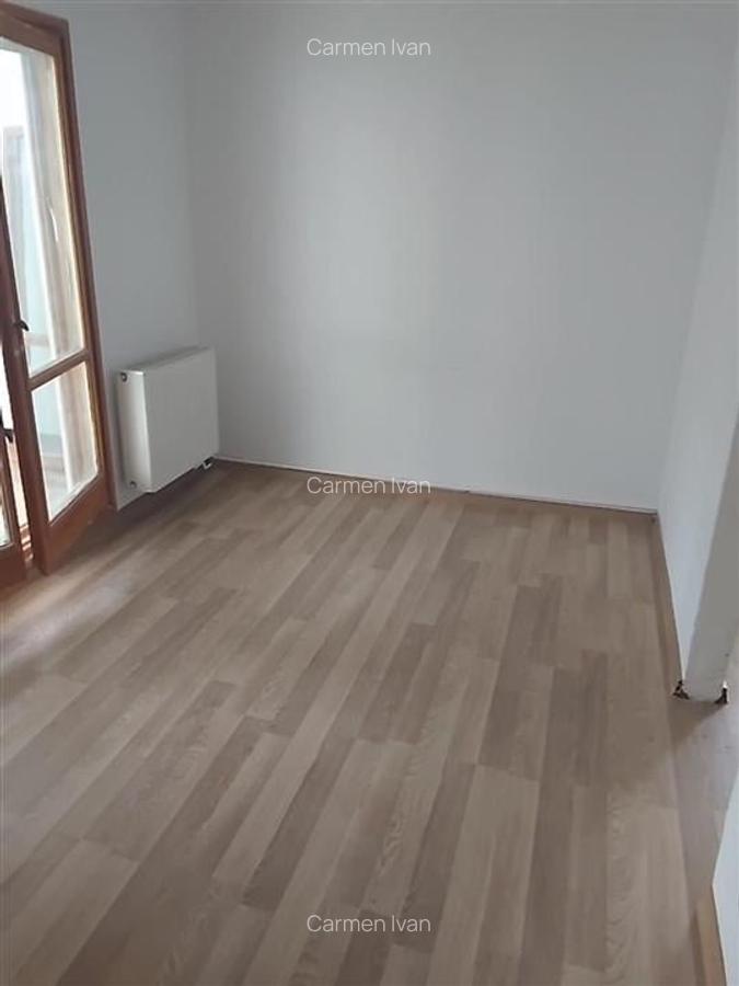 Apartament 3 camere - Astra (Calea Bucuresti) - 2