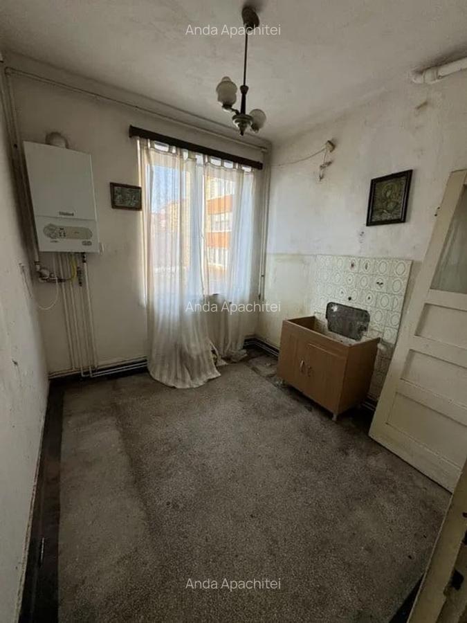 Apartament cu 3 camere decomandat în Triaj - 4