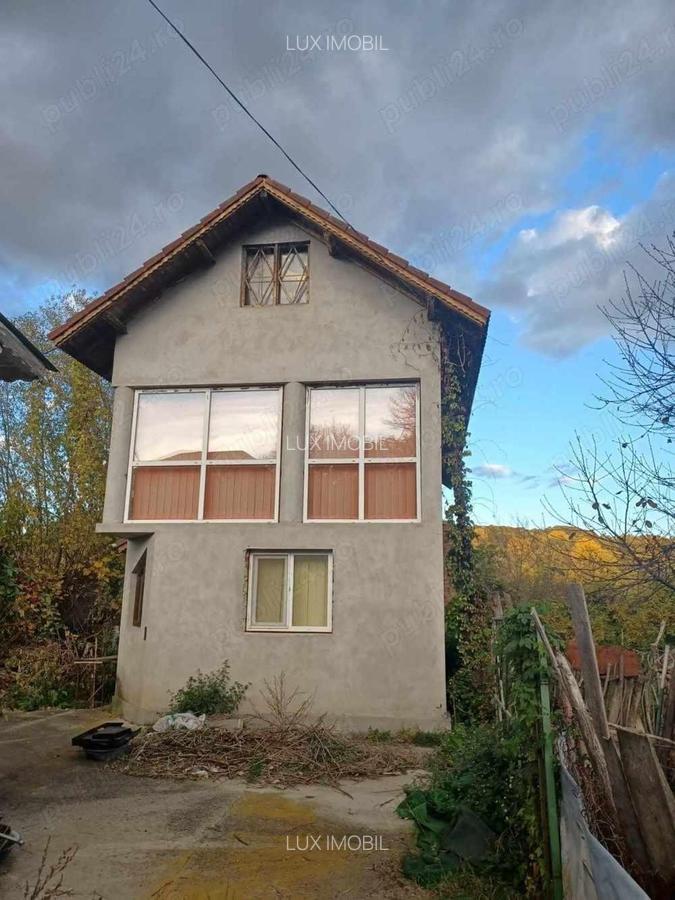Casa Govora Sat - Gurisoara , 2 case in aceeasi curte , vand sau schimb - 8