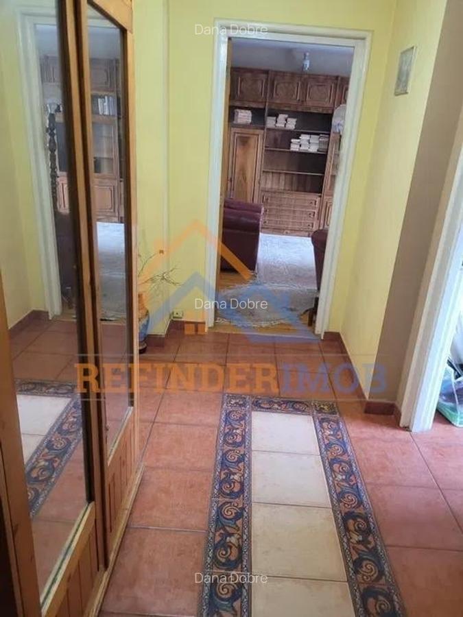 Apartament cu 3 camere decomandat în Sebastian - 6