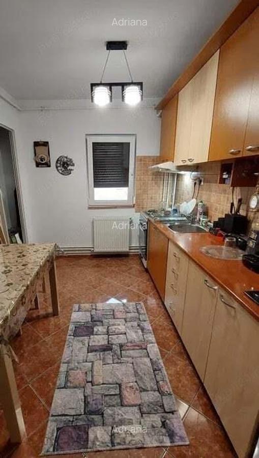 De vanzare apartament cu 3 camere etaj 3 Simion Barnutiu amenajat centrala bloc izolat - 1