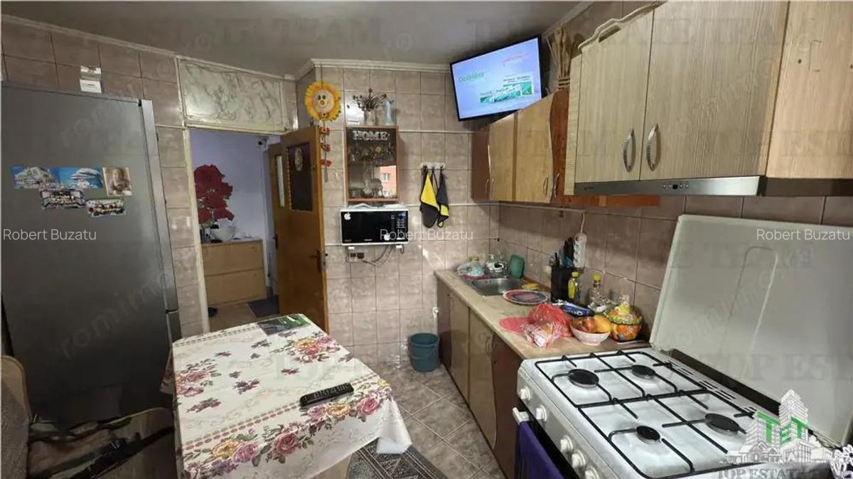 Apartament 3 camere 2 bai bloc 1984 zona metrou 1 Decembrie 1918 - 6