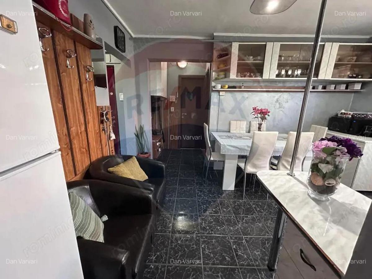 Apartament 3 camere in zona Central (zona OMV) Salonta - 5