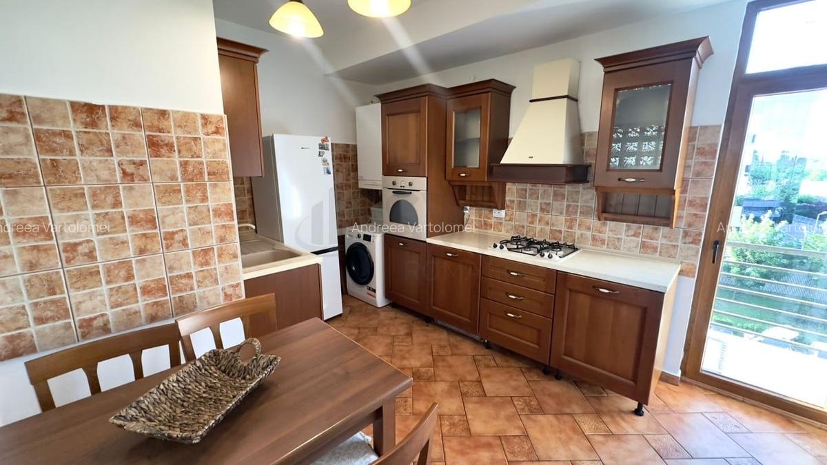 Apartament cu 3 camere decomandat în Sisești - 8