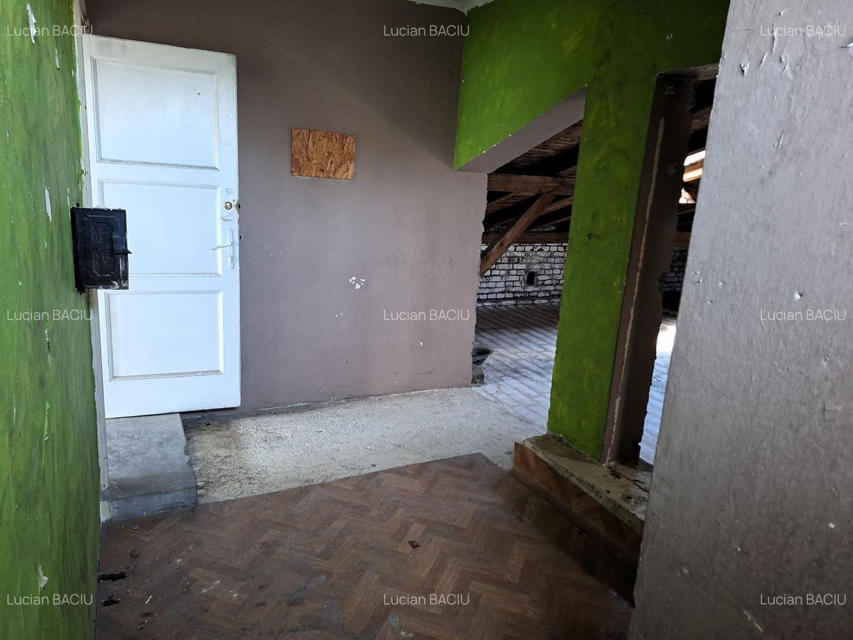 Investiție - 2 camere la mansardă 18 mp + pod 166 mp + teren 60 mp / comision 0% - 22