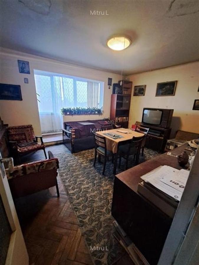 4 camere decomandat, zona Circumvalatiunii CENTRALA PROPRIE - 4