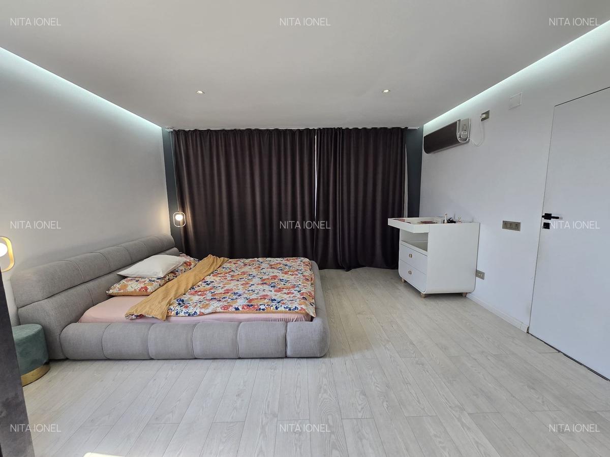 Duplex P+E+M ,suprafata teren 350mp,amprenta 102mp,construita 306mp,utilata/mob - 12
