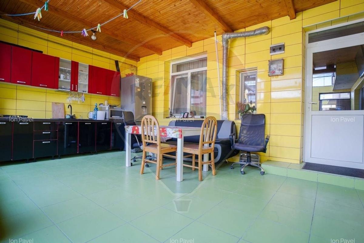 Casa / Vila cu 4 camere de vanzare in zona Podu Ros - 8