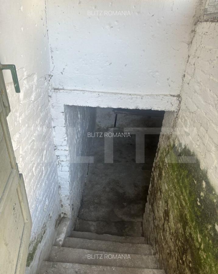 Casa de locuit cu 3 camere, 80 mp, cu 683 mp teren, zona Cen - 1