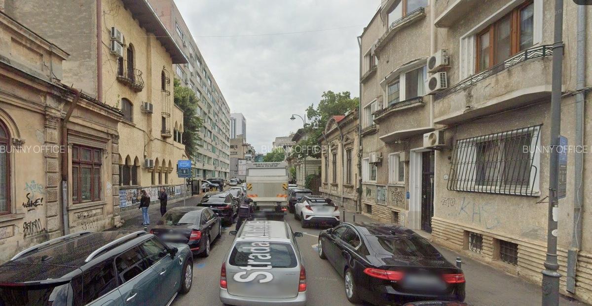 Casă cu 7 camere în P-ța Romană - 2