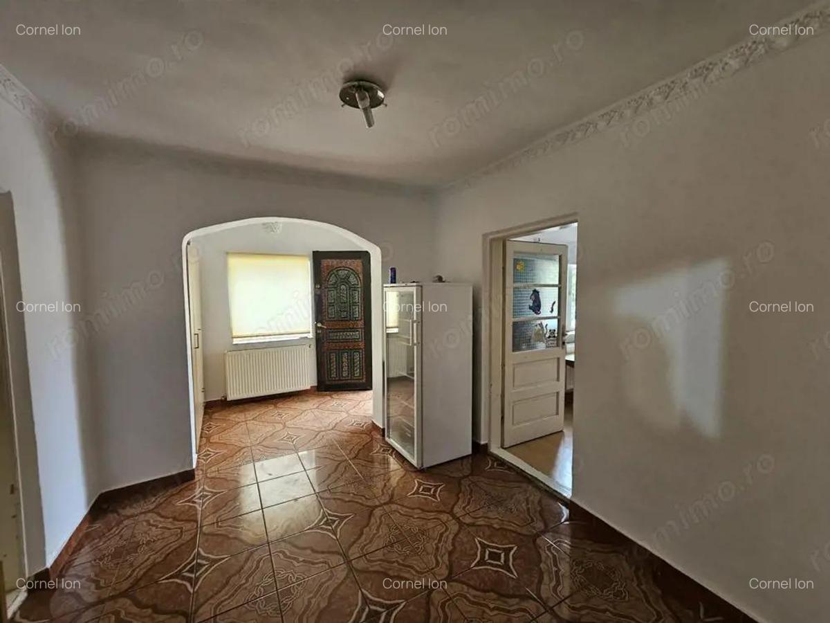 Casa 4 camere - curte 400mp Sector 4 - Luica Giurgiului Piata Resita - 7