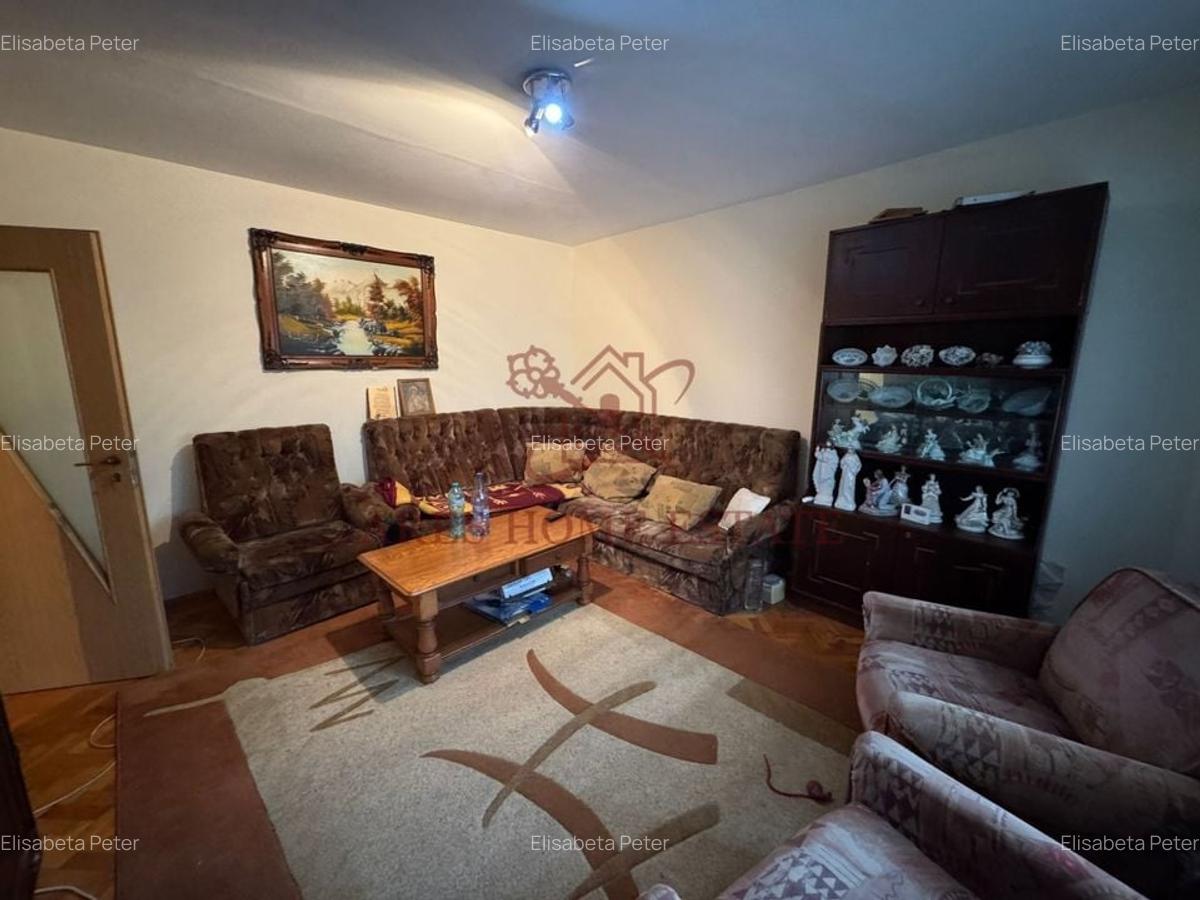 Decomandat. Centrala proprie. Langa Nora. 2 bai. Garaj. - 2