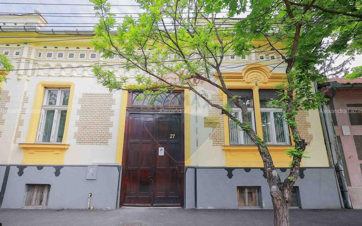 Casa de Vanzare cu 4 camere, Ultracentral - Cuza Voda - 12