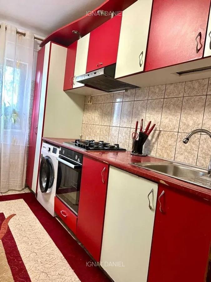 Apartament cu 2 camere decomandat, etajul 2/4, zona Dacia - 5