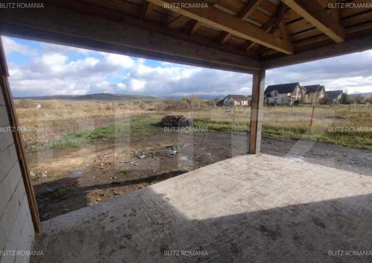 Casa cu 4 camere, 153 mp utili, teren 1000 mp extravilan, ut - 15