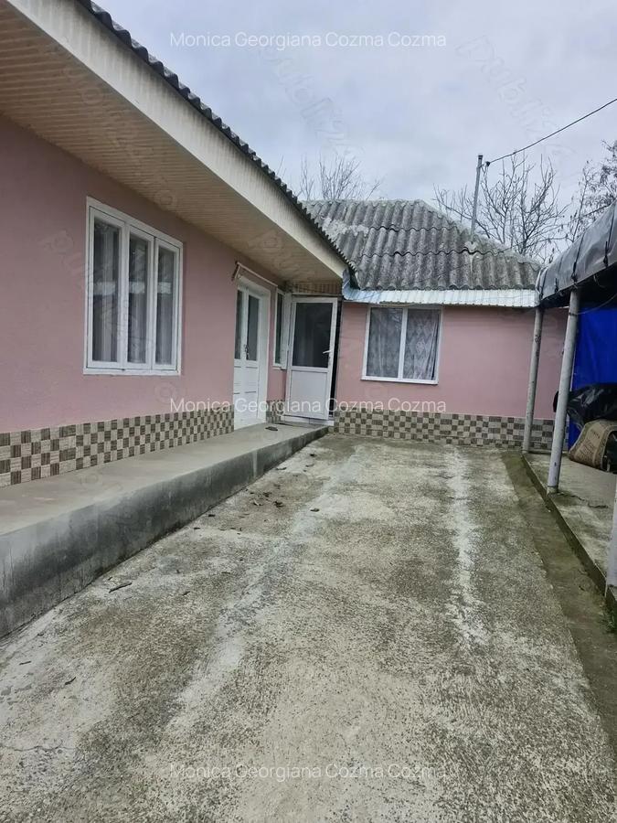 Casa de vanzare 81 mp cu teren 1455 mp intravilan si teren extravilan de 2200 mp - 1