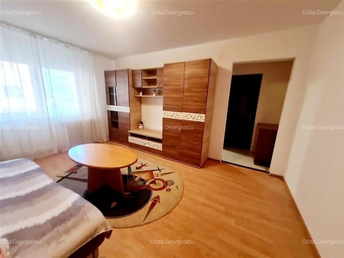 Apartament cu 3 camere semidecomandat în Centrul Civic - 3