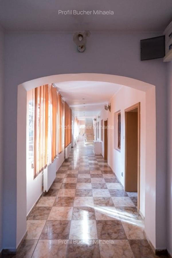 Vilă spațioasă 8 camere,locație excelentă – destinată activităților profesionale - 3