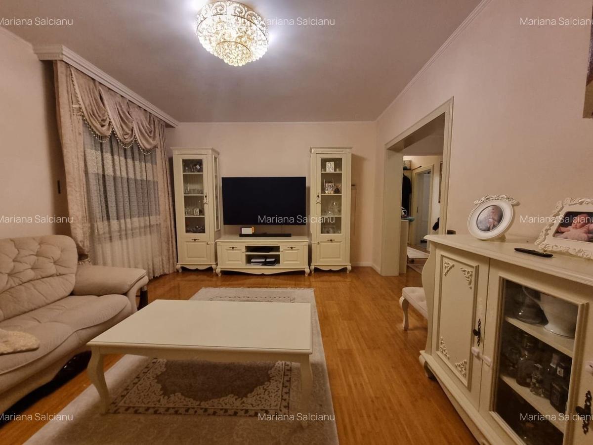 Apartament de 3 camere de vanzare Faleza nord - 1