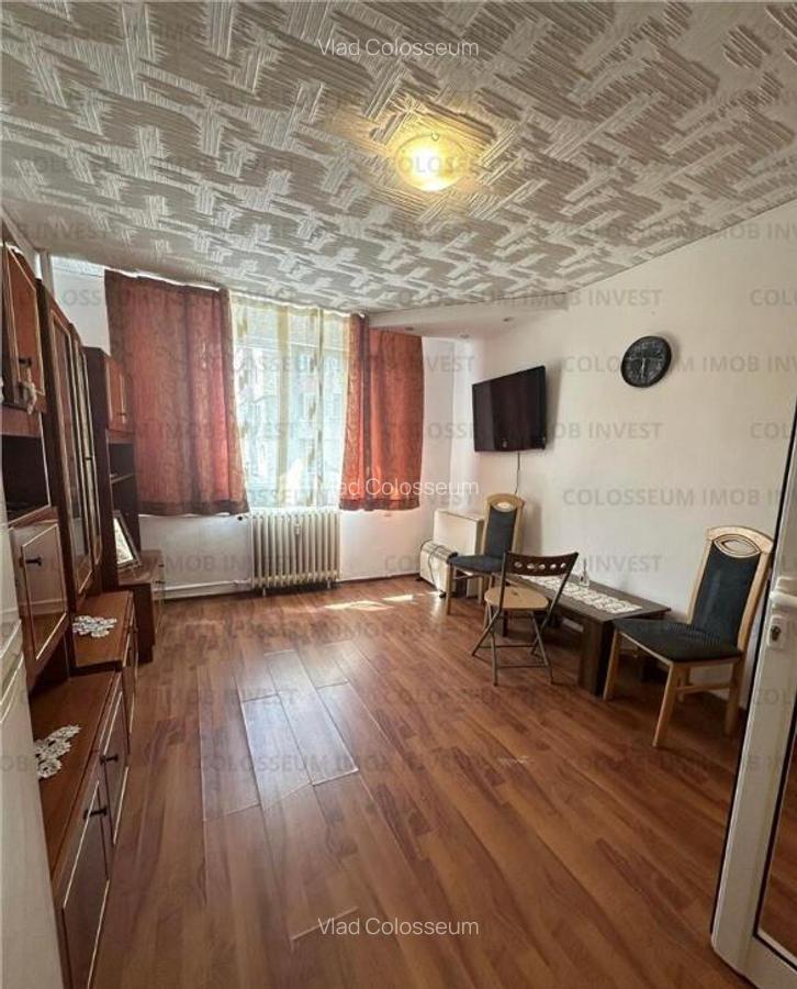 Camera de camin, cu baie si bucatarie - zona Tractorul - 4