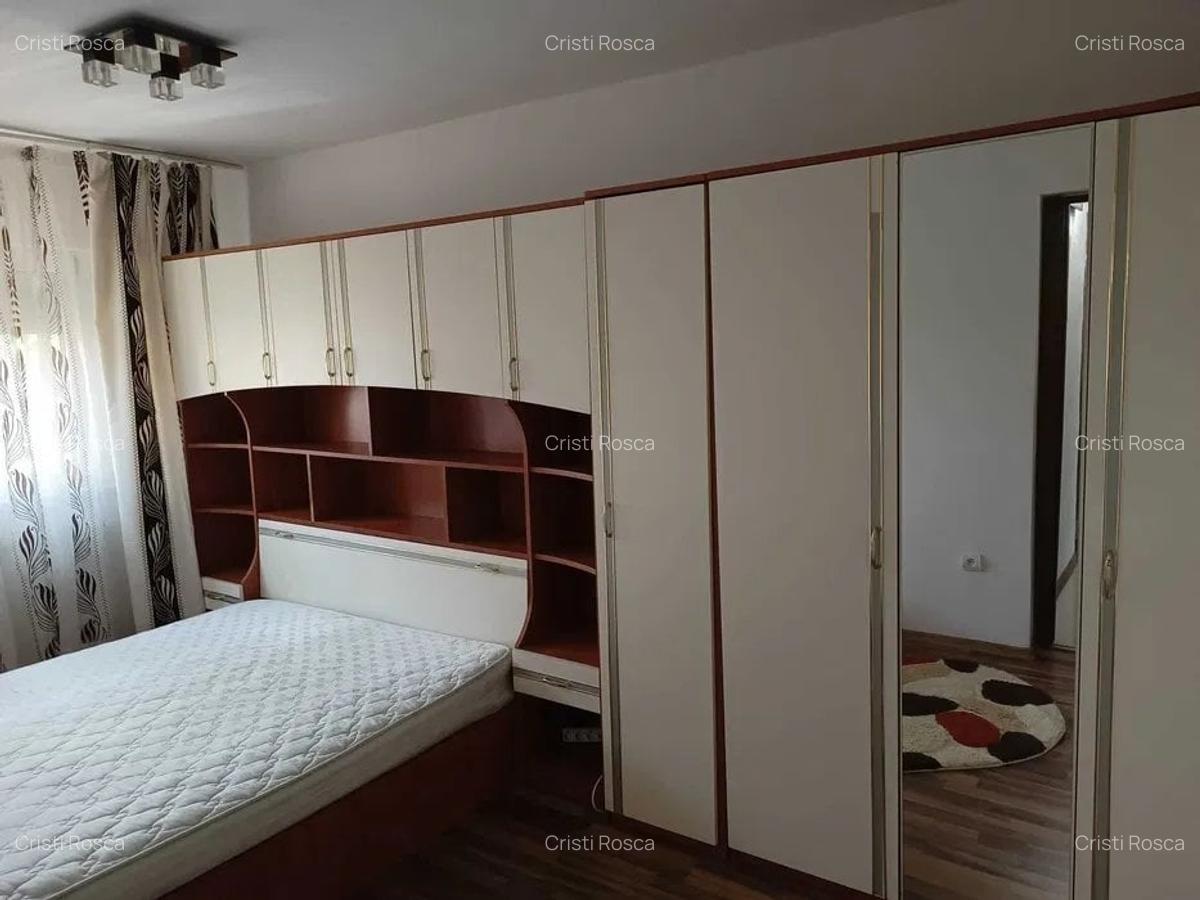 INEL II-APARTAMENT CU 4 CAMERE MOBILAT COMPLET GAZE LOC PARCARE - 3