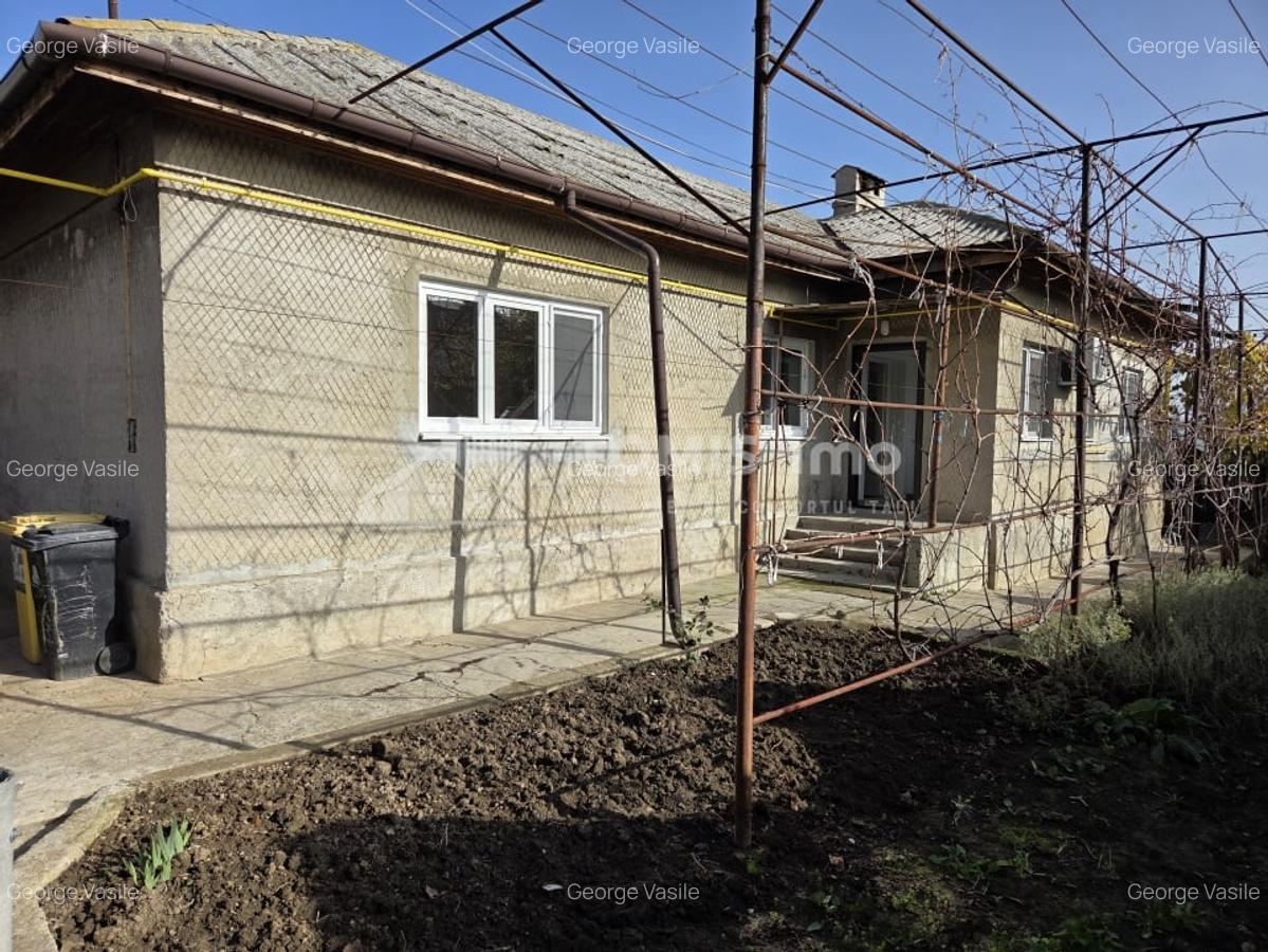 Garsoniera cu beci, la curte, km 5 - 5