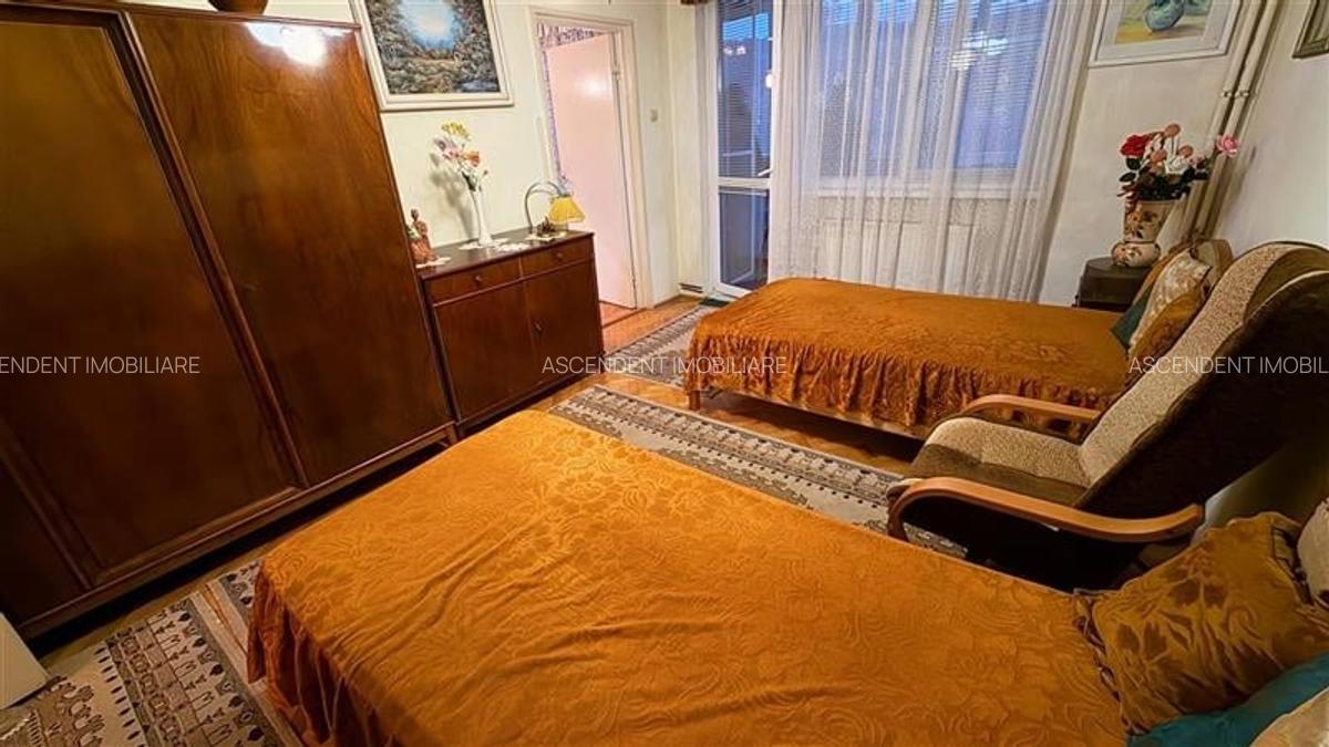 FILM&3D! Refugiu urban,decomandat, farmec autentic,balcon spatios,Dambu Petros,T - 4