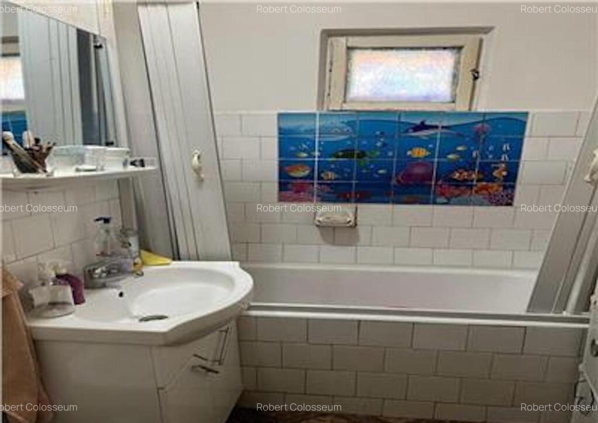 Apartament cu 4 camere, decomandat - zona Racadau - 11