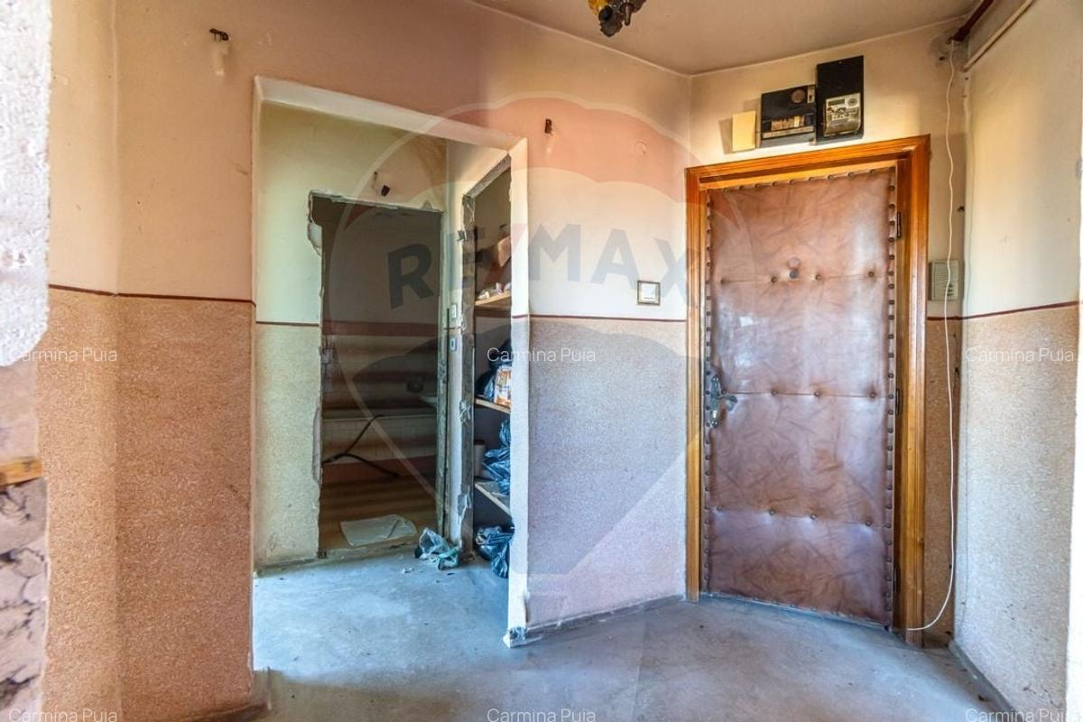 Apartament 2 camere/ 2 balcoane/de renovat-  zona Tractorul! - 8