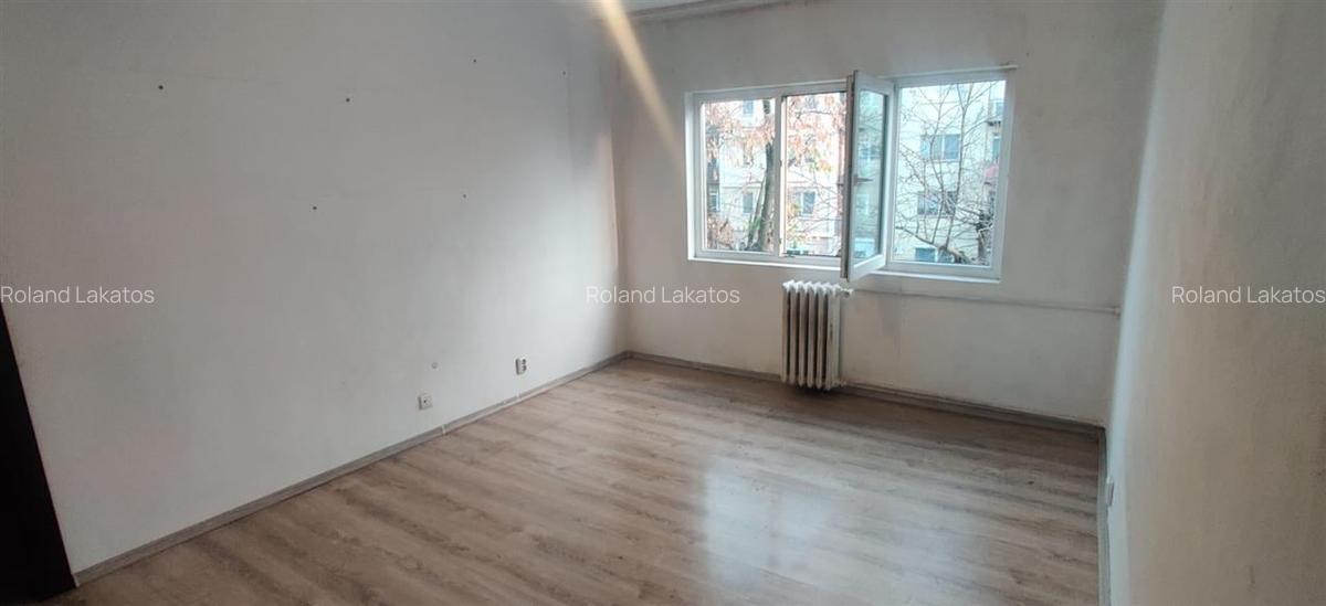 RECO . Apartament cu 3 camere Valenta . - 3