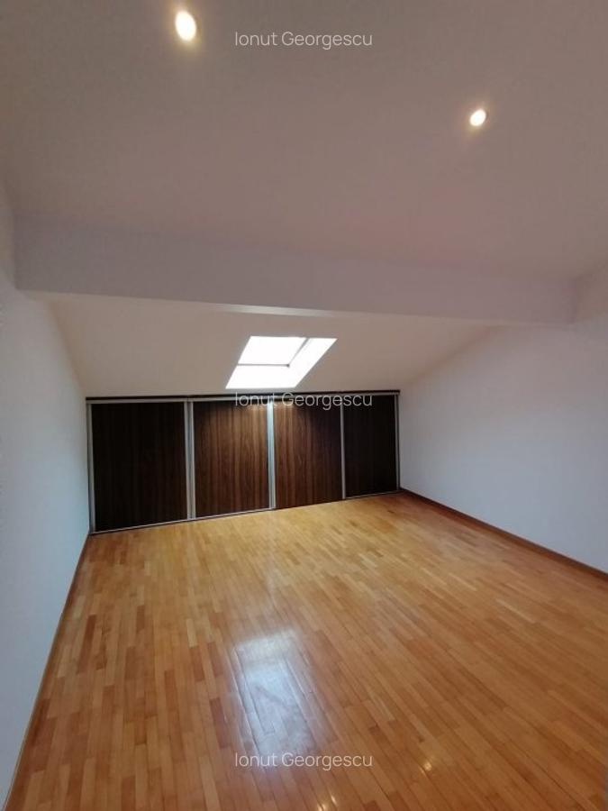 Pipera: Vila cu 6 dormitoare, garaj si curte generoasa, aflata intr-o zona linis - 6