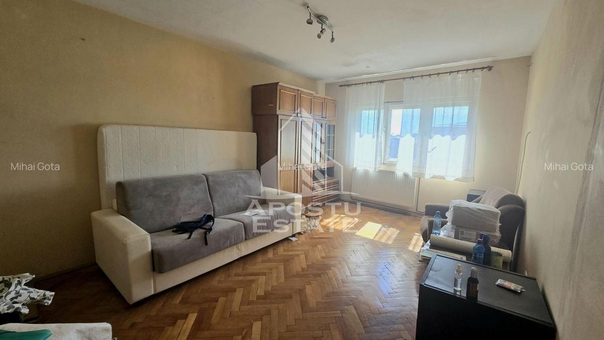Apartament cu 2 camere, decomandat, centrala proprie, zona Lipovei - 1