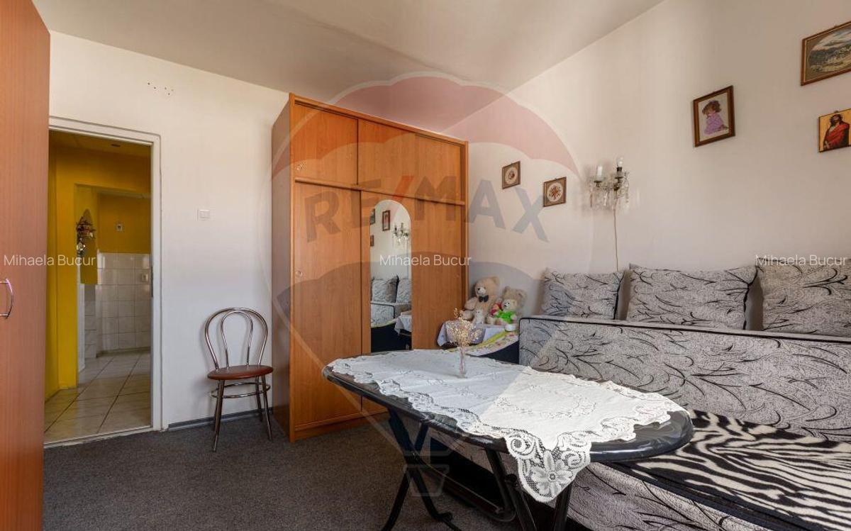 Apartament cu 3 camere decomandate, langa liecul SNG - 5