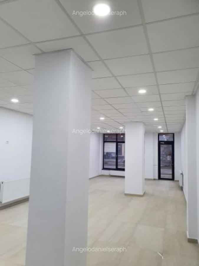 Spatiu comercial parter de inchiriat - 73 mp - 600 €/lună - Showroom Bloc DC5, Ramnicu Valcea - 2