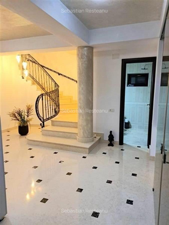 Vila Zona Turistica 7 Camere, Finisaje de Lux, Aproape de Plaja, 428 mp utili - 1