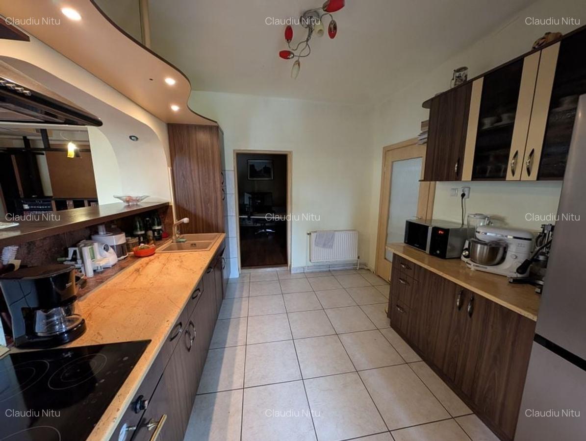 Vila S+P+M cu teren generos Dumbravita - 9