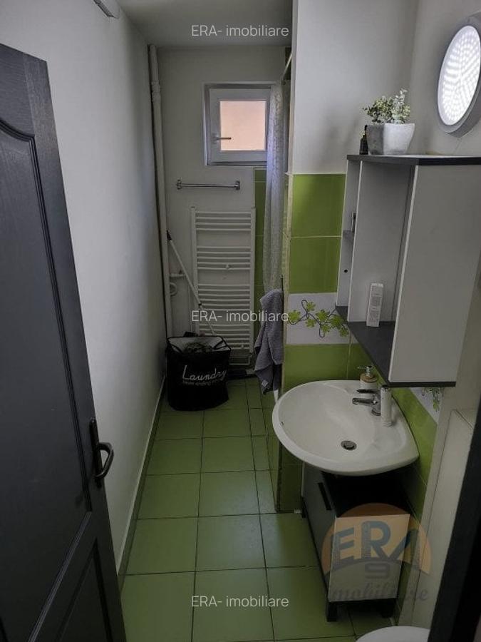 Apartament cu 3 camere semidecomandat, mobilat în Rogerius - 12
